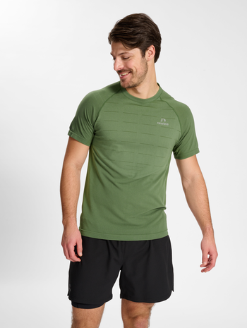 nwlRIVERSIDE SEAMLESS T-SHIRT S/S MEN, FOUR LEAF CLOVER, model