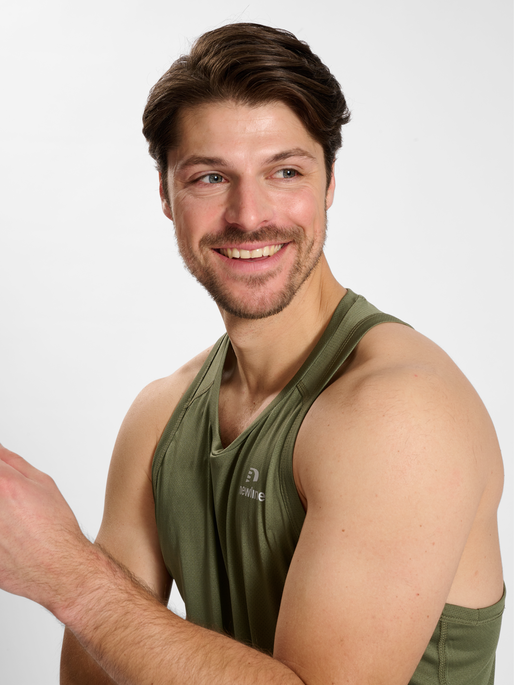 nwlOMAHA SINGLET male, FOUR LEAF CLOVER, model