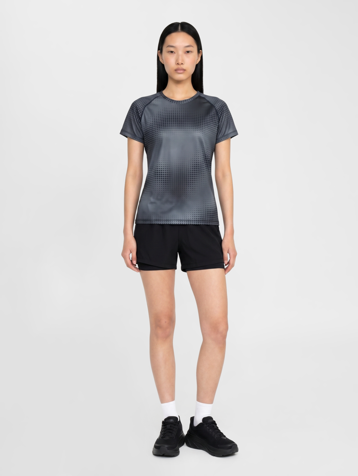 nwlBEAT AOP W T-SHIRT, BLACK, model