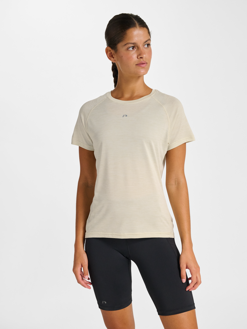 nwlACTIVE W T-SHIRT S/S, SILVER BIRCH, model