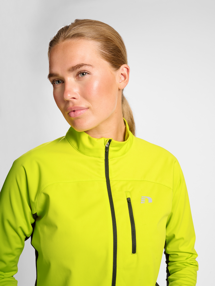 WOMEN'S CORE JACKET, EVENING PRIMROSE, model