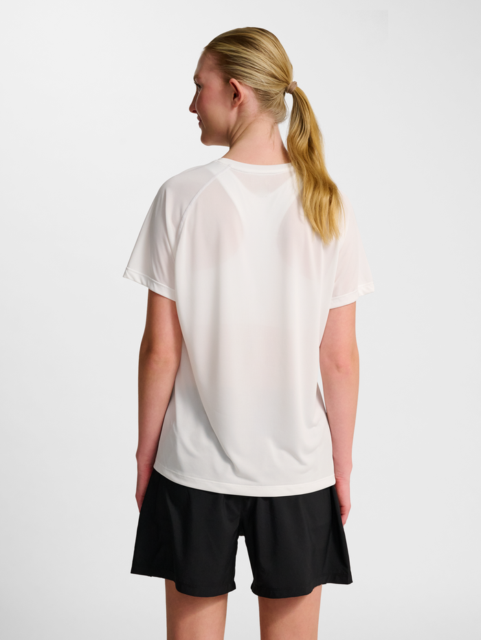 nwlBEAT W T-SHIRT, WHITE, model