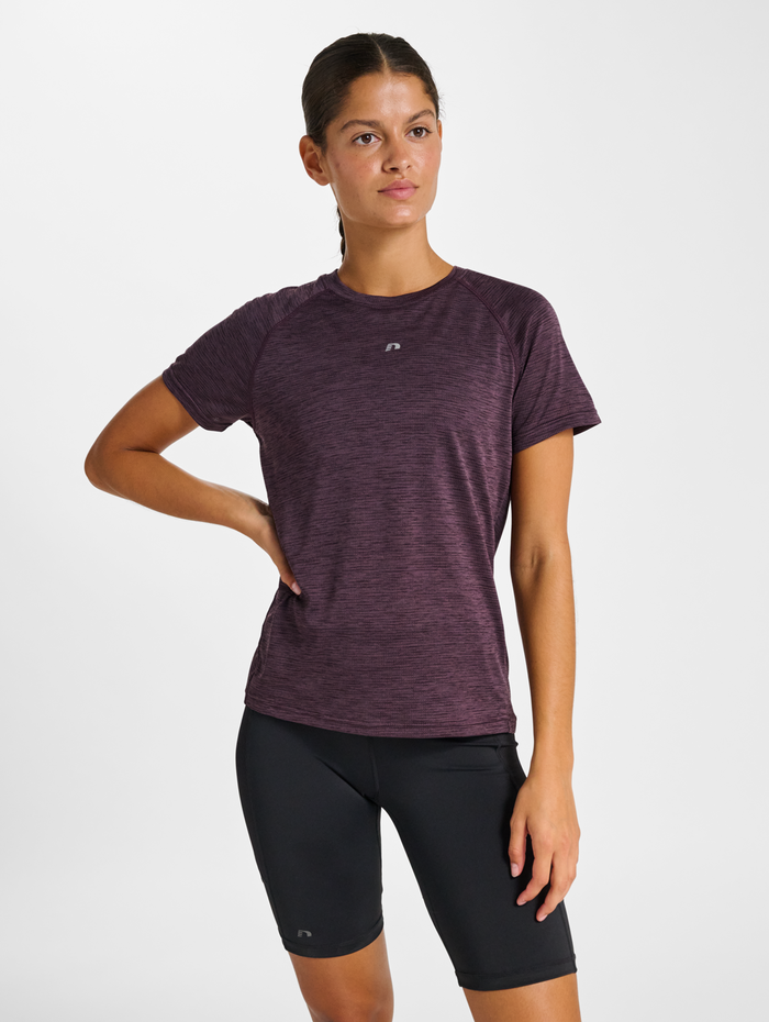 nwlACTIVE W T-SHIRT S/S, PLUM PERFECT, model