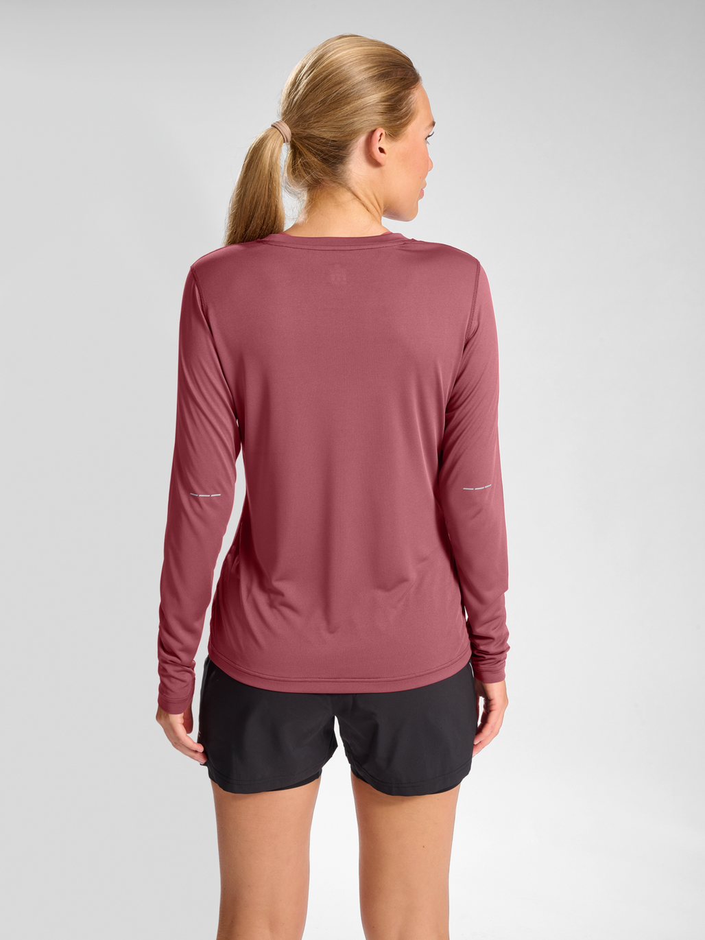 nwlBEAT LS TEE WOMAN, 3055, model