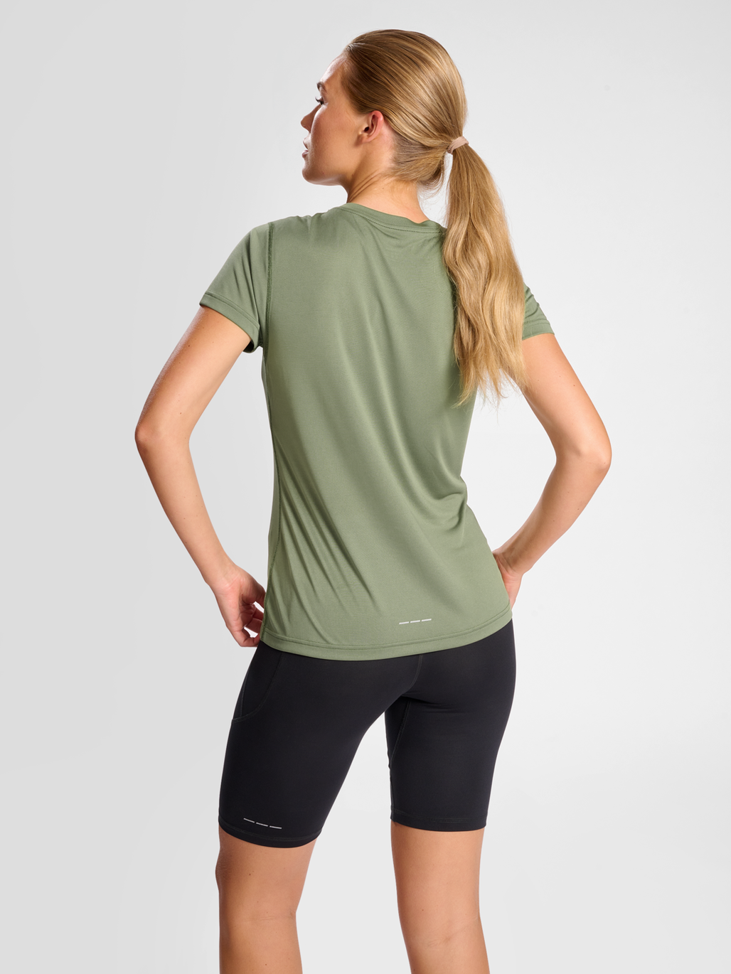 nwlBEAT TEE WOMAN, 6754, model