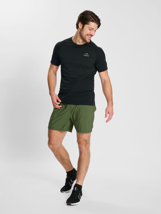 nwlDETROIT SHORTS male, FOUR LEAF CLOVER, model