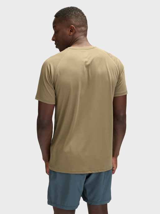 nwlSPEED MESH T-SHIRT, CAPERS, model